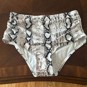 High waisted bikini bottoms. Snake print, size L. Worn maybe one time. Like new